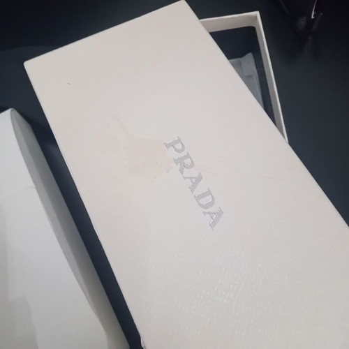 Prada sunglasses like new, black