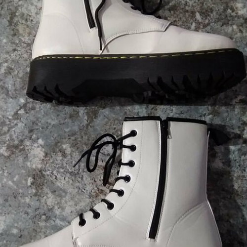 Voi&Noi Women's White Boots Size 40 New