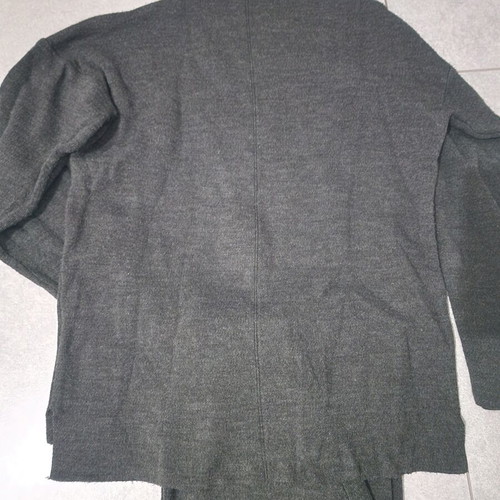 Set dark grey like new, comfortable