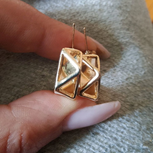 Earrings hoops with white enamel like new, gold color