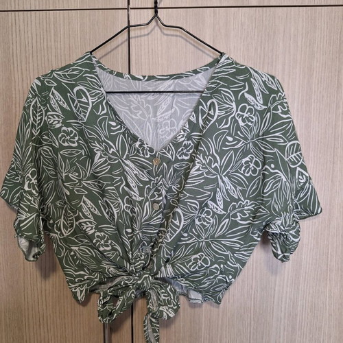 Cropped shirt new, one size, white and green, 100% viscose