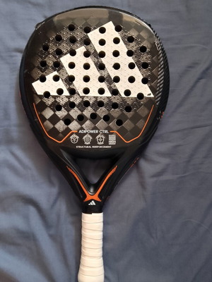 Adidas Adipower Ctrl ρακέτα padel μεταχειρισμένη με rough surface και επιπλέον