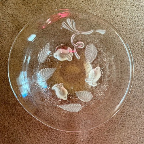 Crystal bowl like new with beautiful designs