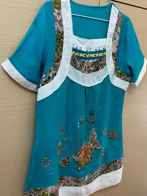 Viscose vintage style blouse size M like new with beautiful designs
