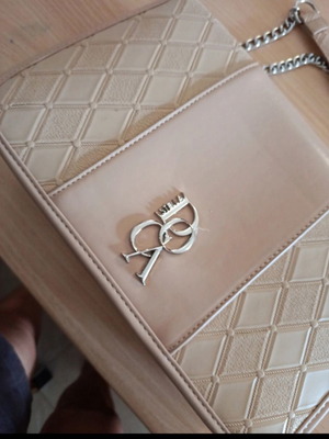 Stella Doca Shoulder Bag beige like new, leather, chain strap