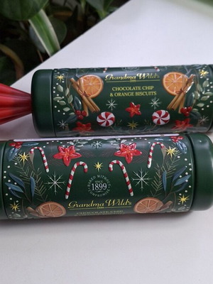 Metal biscuit tins from England, set of two, new