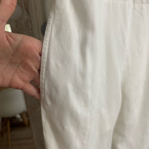 Sleeveless white jumpsuit with embroidered details new, one size