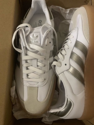 Adidas Samba νούμερο 40 σαν καινούργιο, άσπρα sneakers