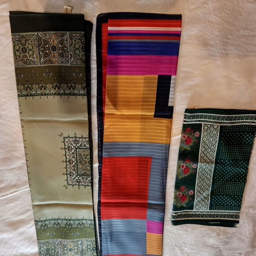 Set of 3 vintage women's scarves like new, multicolored