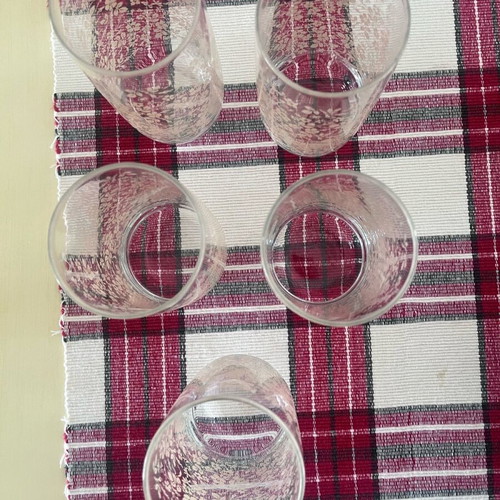 5 water glasses