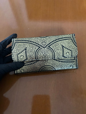 Toiletry bag like new with velvet lining