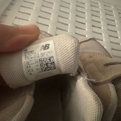 New Balance kids sneakers size 27.5 like new beige