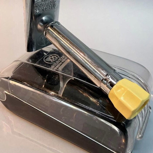Merkur Progress 500 safety razor like new with plastic case
