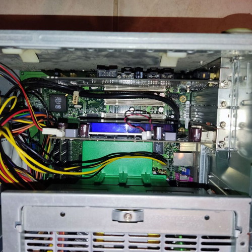 Fujitsu Siemens Scenic P300 retro gaming PC with Windows XP