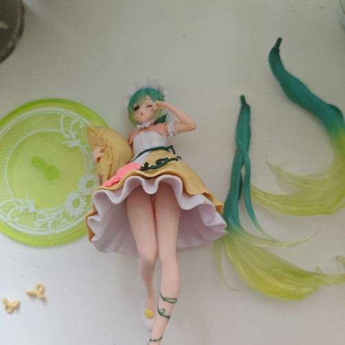 Hatsune Miku (Wonderland) 18 cm figure like new