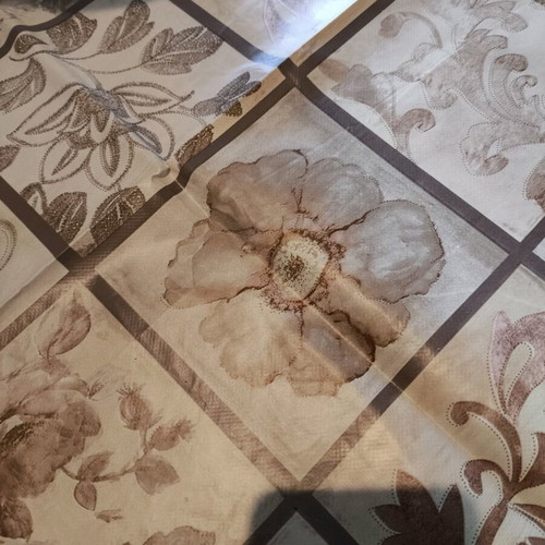 Tablecloth with flowers new, dimensions 138x40cm