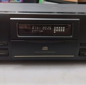 PIONEER PD S705 CD PLAYER
