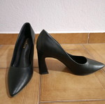 Shoes worn once
