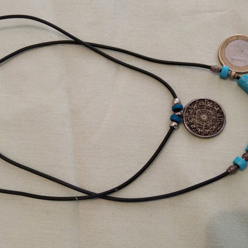 Joker necklaces like new, set of 2 multicolored