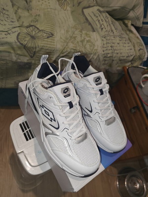 Lotto Athens 4FX men's athletic shoes new, white with silver details