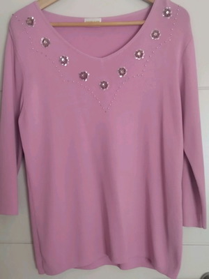 Women's long-sleeve blouse pink like new with neck decoration size M