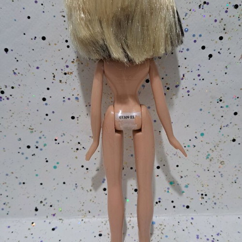 Bratz Play Sportz Skateboarding Cloe used, nude with flaws