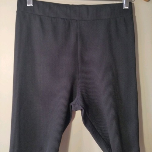 H&M ribbed cycling pants medium black like new