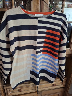 Striped blouse Cecil size M like new with geometric color-block design