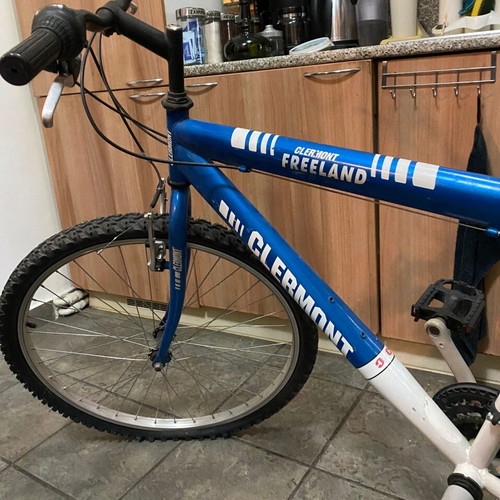 Clermont Freeland men's bicycle like new with 6 Shimano gears