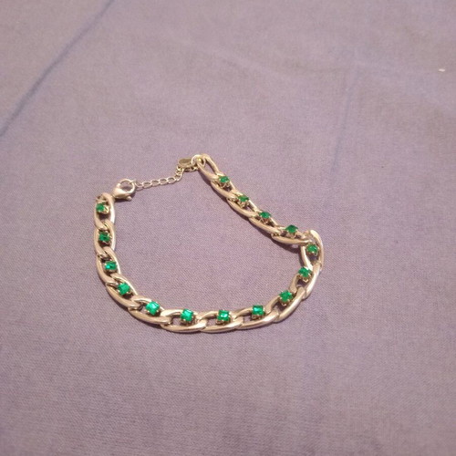 Necklace with rubies like new, adjustable, green and silver