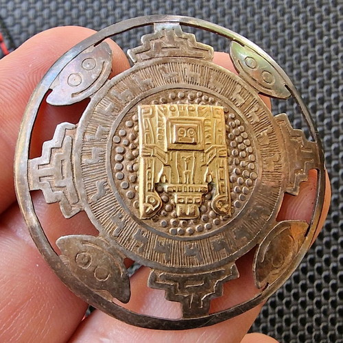 Aztec pin/pendant like new antique 925 silver and 18k gold