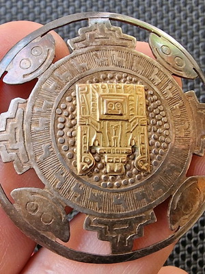 Aztec pin/pendant like new antique 925 silver and 18k gold