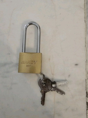 Padlock with 3 keys like new