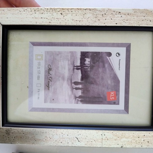 Set of 2 tabletop photo frames like new