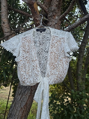 Lynne White Lace Crop Top Bolero Like New