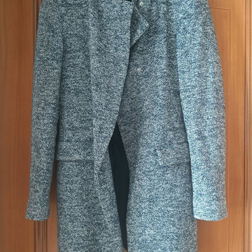 Zara coat like new, lined, white and blue, size S