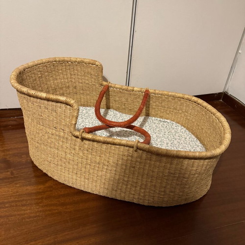 Moses Basket with mattress and waterproof cover, red leather handles