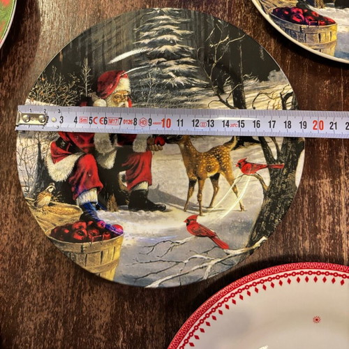 Christmas plates like new, set of 5 pieces