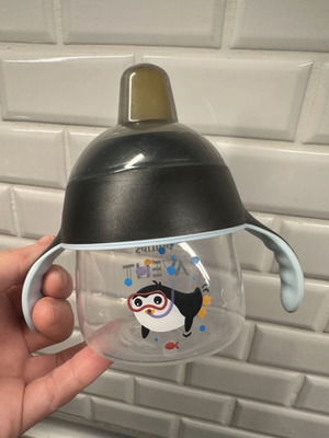 Avent Philips Educational Bottle 200ml like new, penguin handles