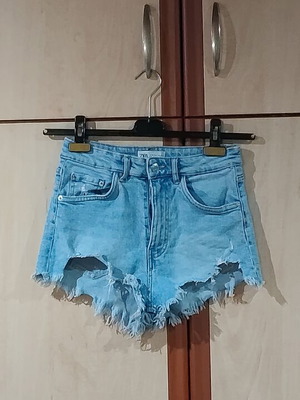 Zara denim shorts like new, light blue distressed style
