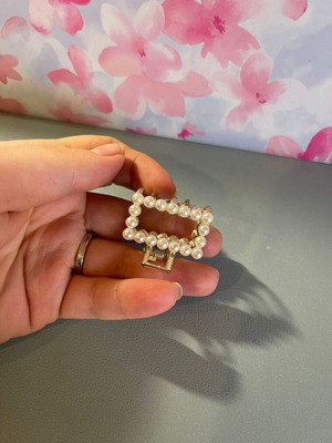 Pearl hair claw clips like new, set of 2 pieces