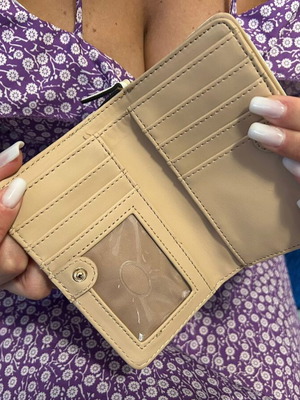 Guess wallet unused
