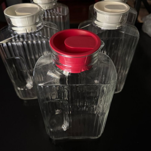 Arcoroc Luminarc Quadro glass fridge jugs set of 5, 2 liters, like new