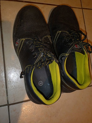 Act safety shoes used size 45 black without steel