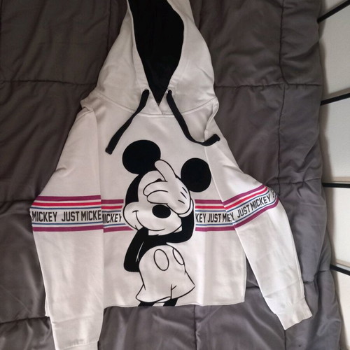 Disney sweatshirt like new, comfortable and warm casual wear