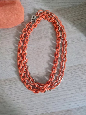 Folli Follie long chain like new, orange