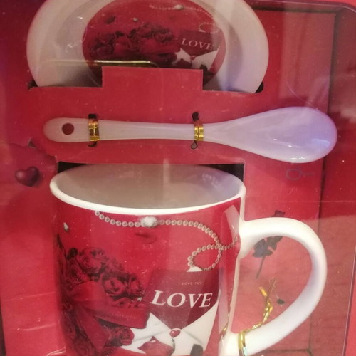 Coffee mug with saucer and spoon "LOVE" new