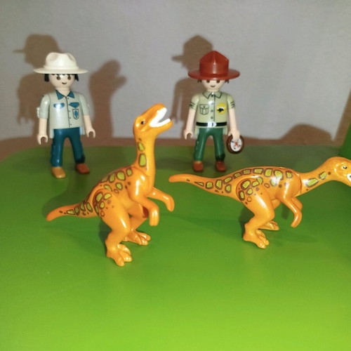 Playmobil bandit with quad, 2 rangers and 2 dinosaurs like new set