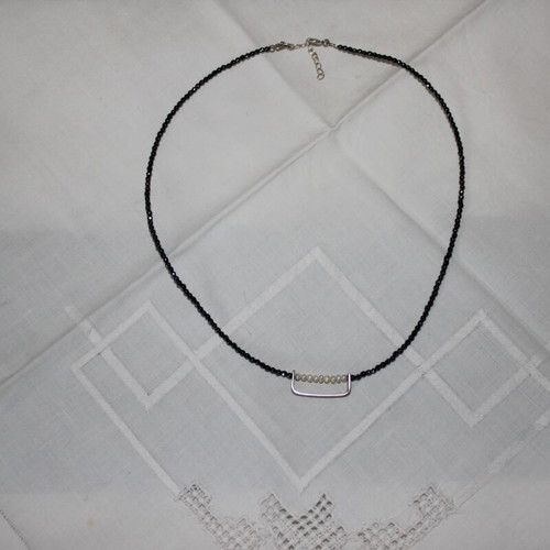 Delicate necklace with silver and small pearls new, length 40-43 cm