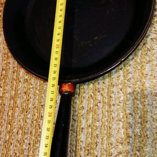 Husqvarna 240 cast iron pan like new